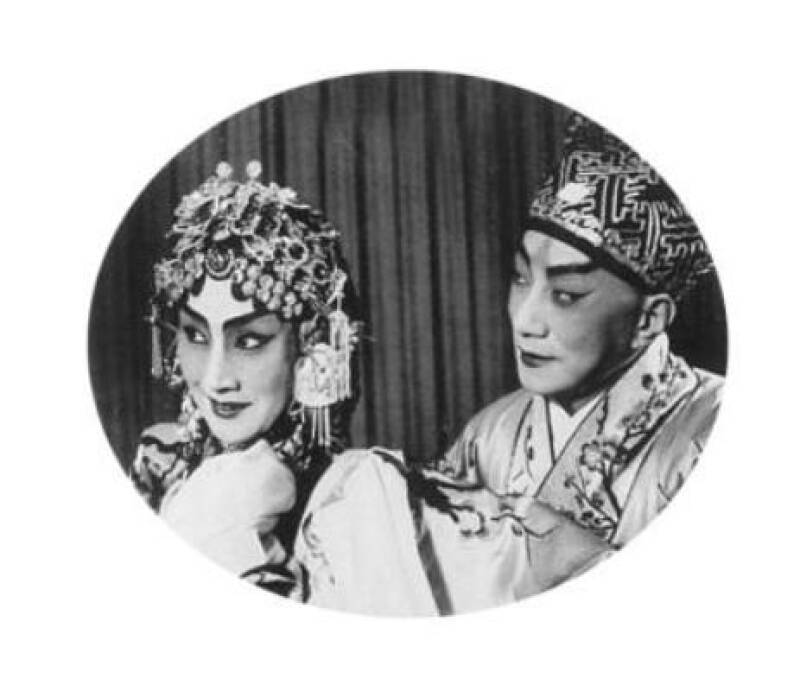 粉墨人生妆泪尽:母亲言慧珠与"好爸"俞振飞