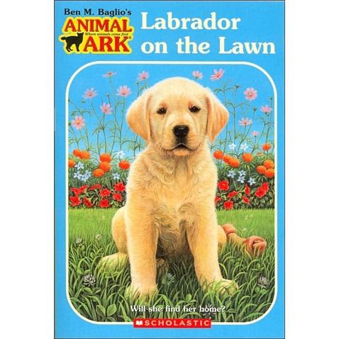 LabradorontheLawn動物方舟38:草坪上的拉布拉多獵犬