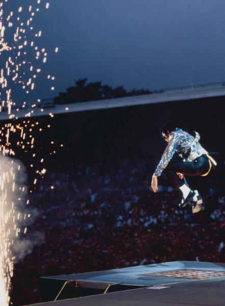 时尚之王：迈克尔·杰克逊经典服饰传奇