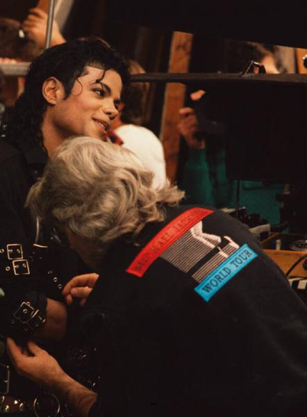 时尚之王：迈克尔·杰克逊经典服饰传奇