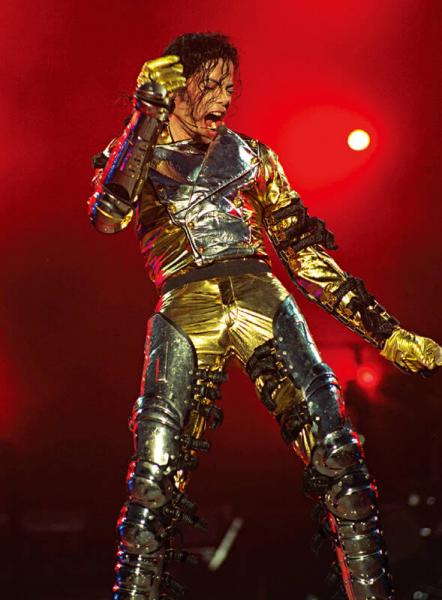 时尚之王：迈克尔·杰克逊经典服饰传奇